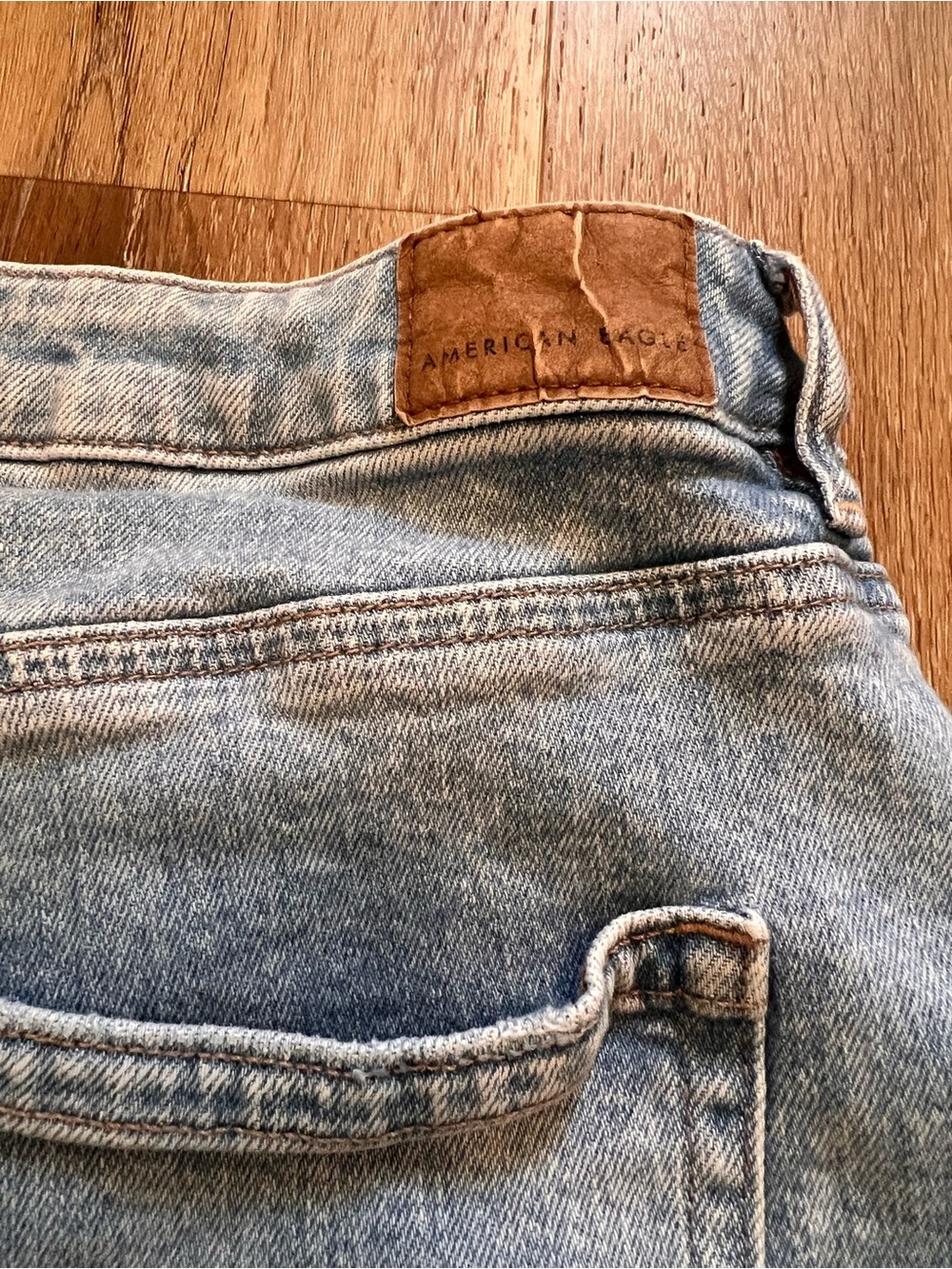 American Eagle Mom Jean 10 Short - - Picture 8 of 8